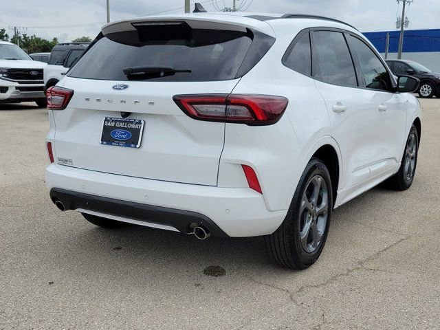 Certified 2023 Ford Escape ST-Line w/ Tech Pack #1 FWD image 6