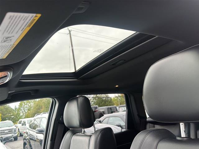 Used 2020 Jeep Grand Cherokee Limited AWD/4WD image 10