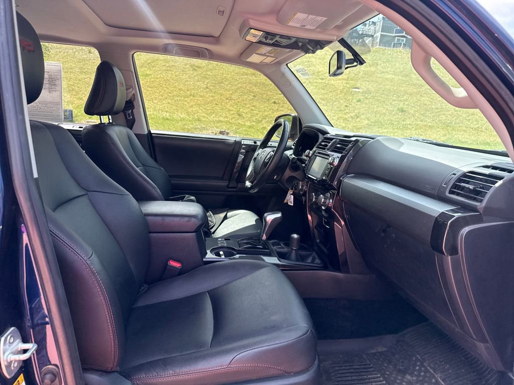 Used 2018 Toyota 4Runner TRD Off-Road Premium AWD/4WD image 35