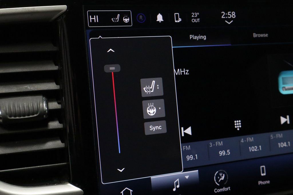 Used 2024 Chrysler Pacifica Touring-L image 31