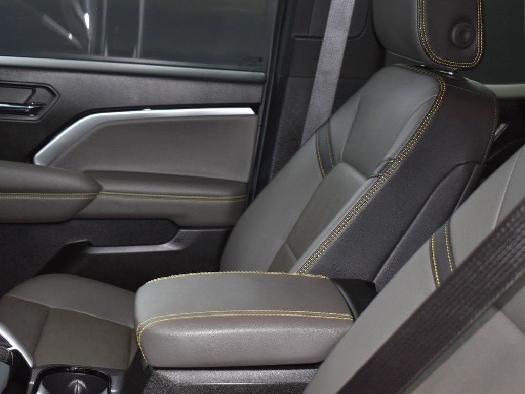 Used 2024 Chevrolet Colorado ZR2 w/ ZR2 Convenience Package III image 10