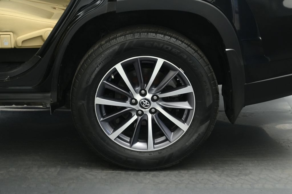 Used 2018 Toyota Highlander XLE AWD/4WD image 23