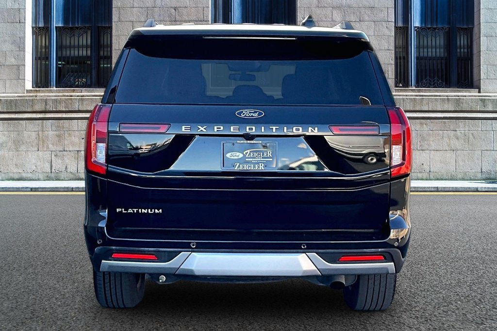 Certified 2025 Ford Expedition Platinum AWD/4WD image 4