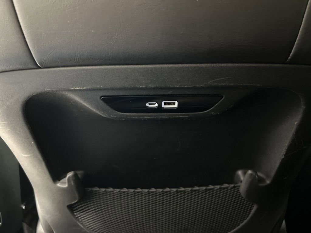 Used 2025 Chrysler Pacifica Select image 29