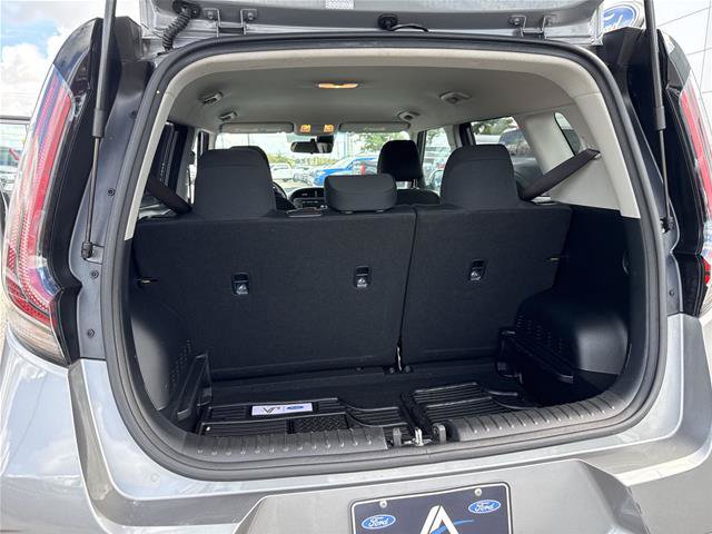 Used 2024 Kia Soul LX w/ Option Group 015 FWD image 27