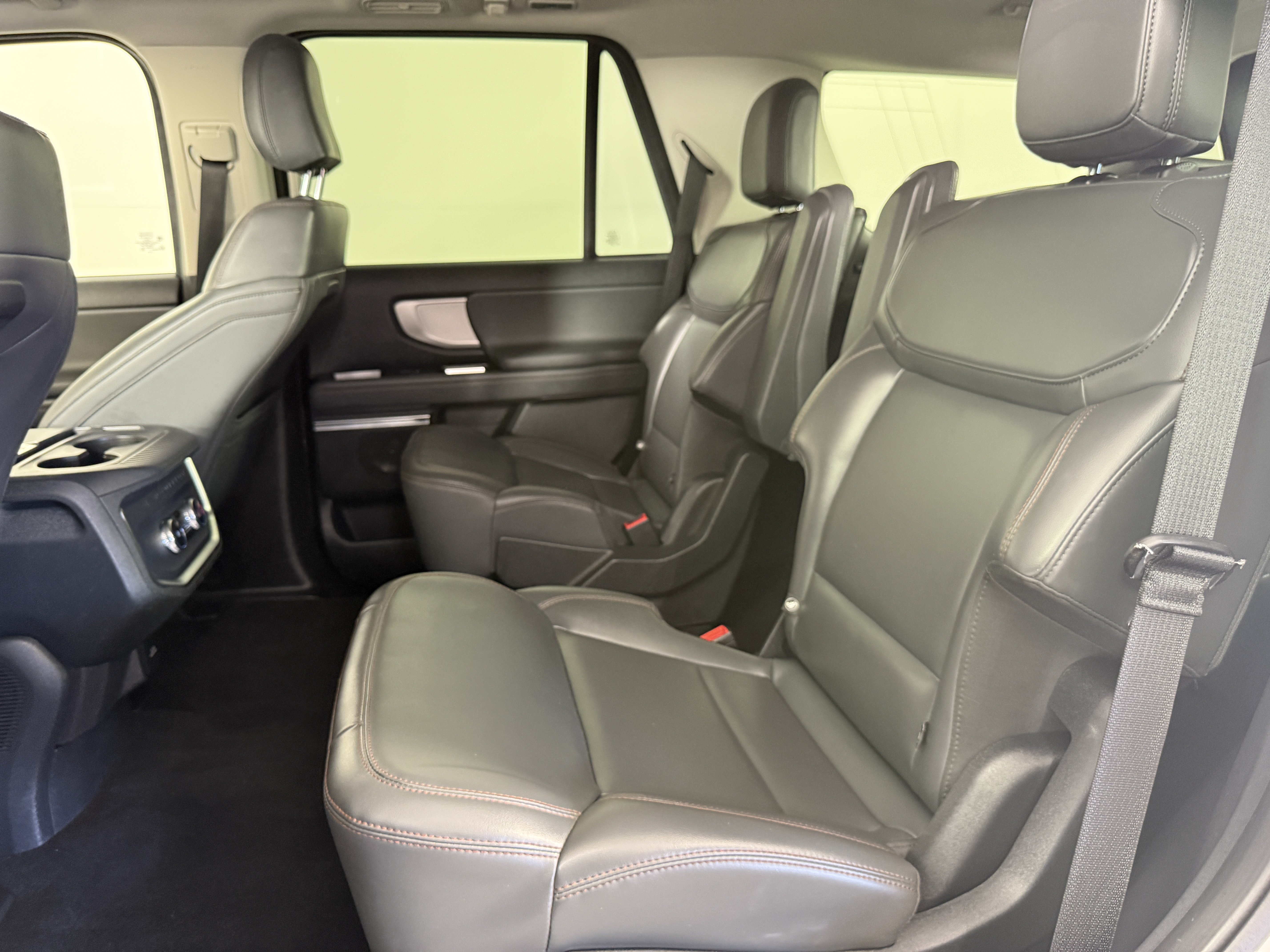Certified 2025 Ford Expedition Active AWD/4WD image 13