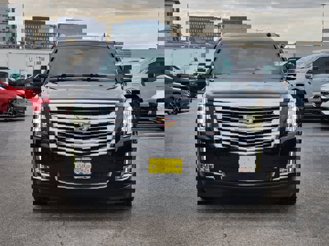 Used 2019 Cadillac Escalade Platinum image 2