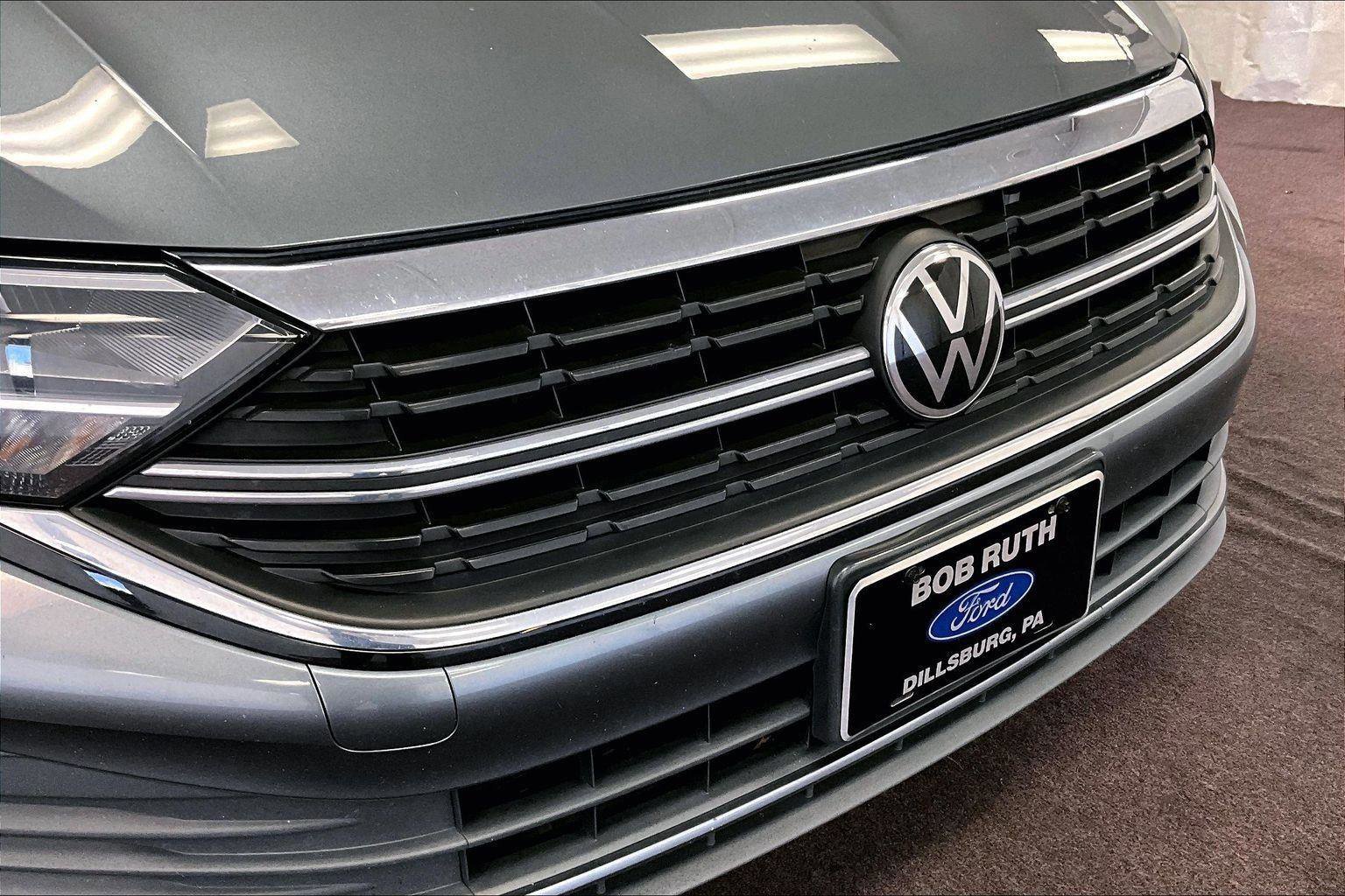 Used 2022 Volkswagen Jetta SE image 29