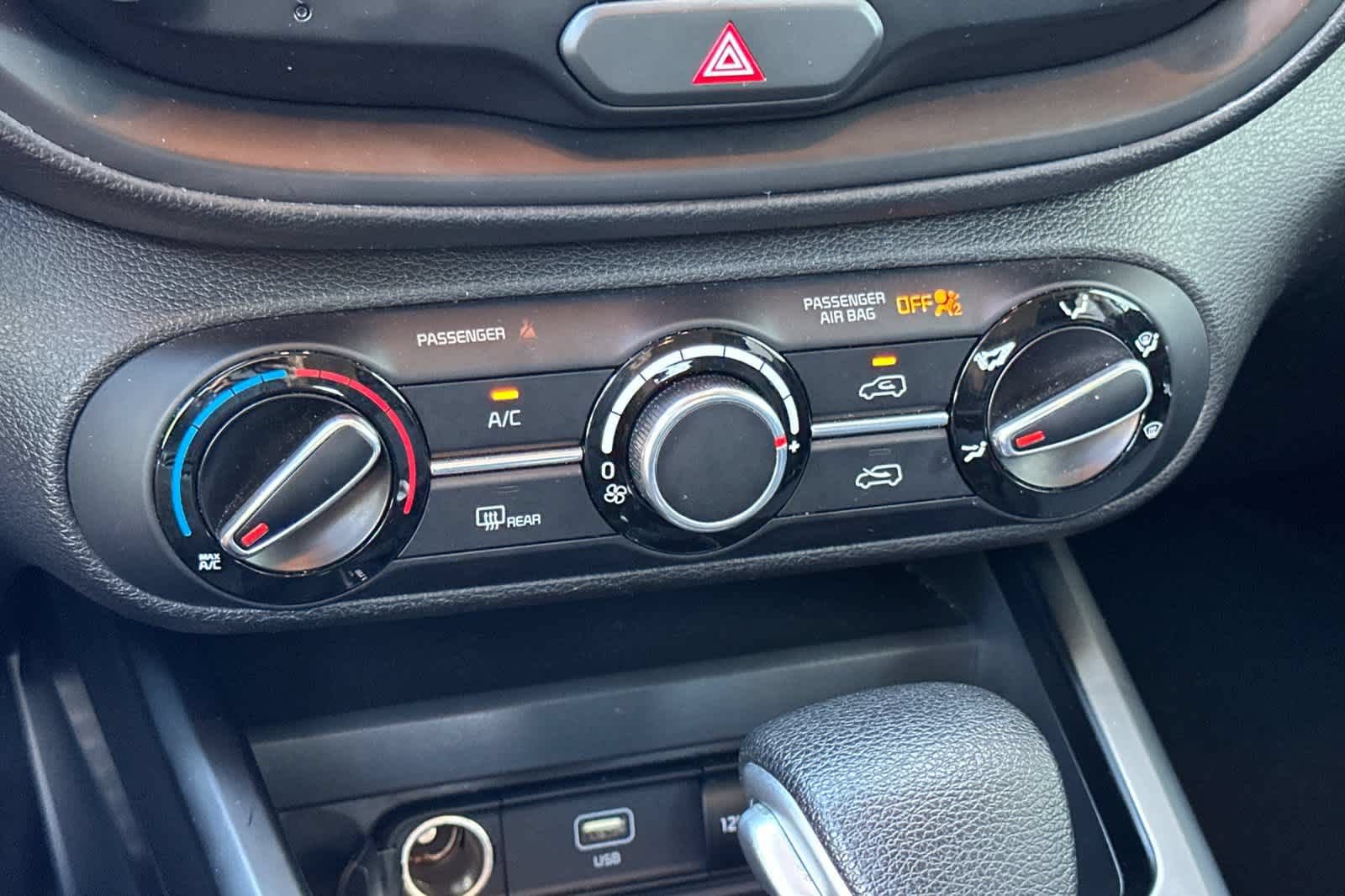 Used 2023 Kia Soul LX w/ LX Technology Package FWD image 21