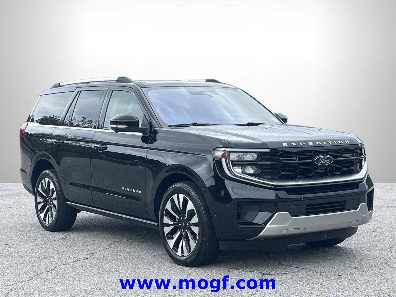 Certified 2025 Ford Expedition Platinum w/ Driver's Package AWD/4WD image 4