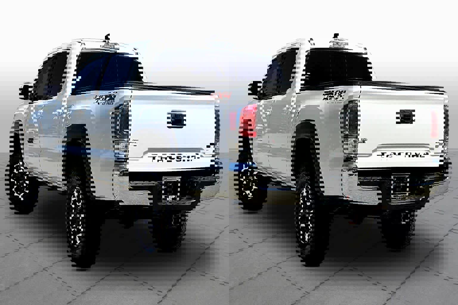 Used 2023 Toyota Tacoma TRD Off-Road AWD/4WD image 12