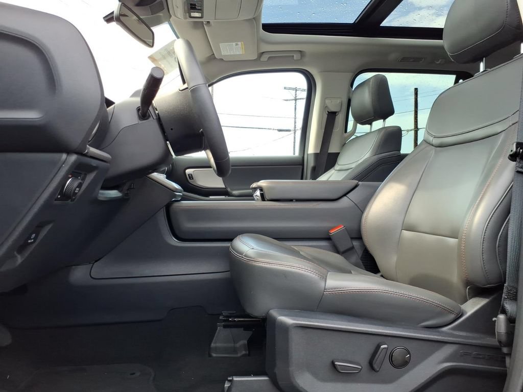 Certified 2025 Ford Expedition Active AWD/4WD image 19