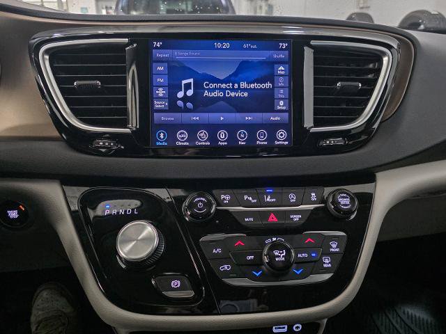 Used 2018 Chrysler Pacifica Touring-L Plus w/ Advanced Safetytec Group FWD image 38