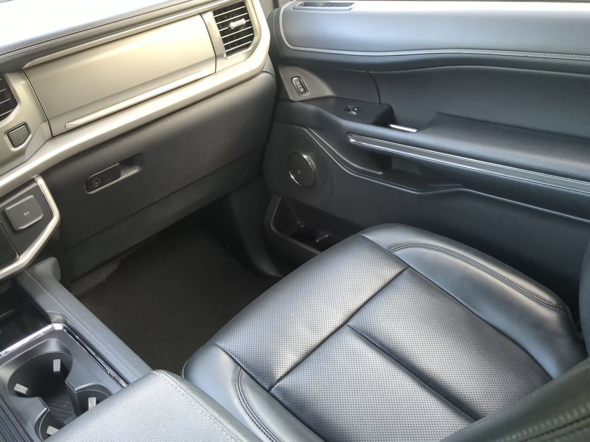 Certified 2024 Ford Expedition XLT RWD image 53
