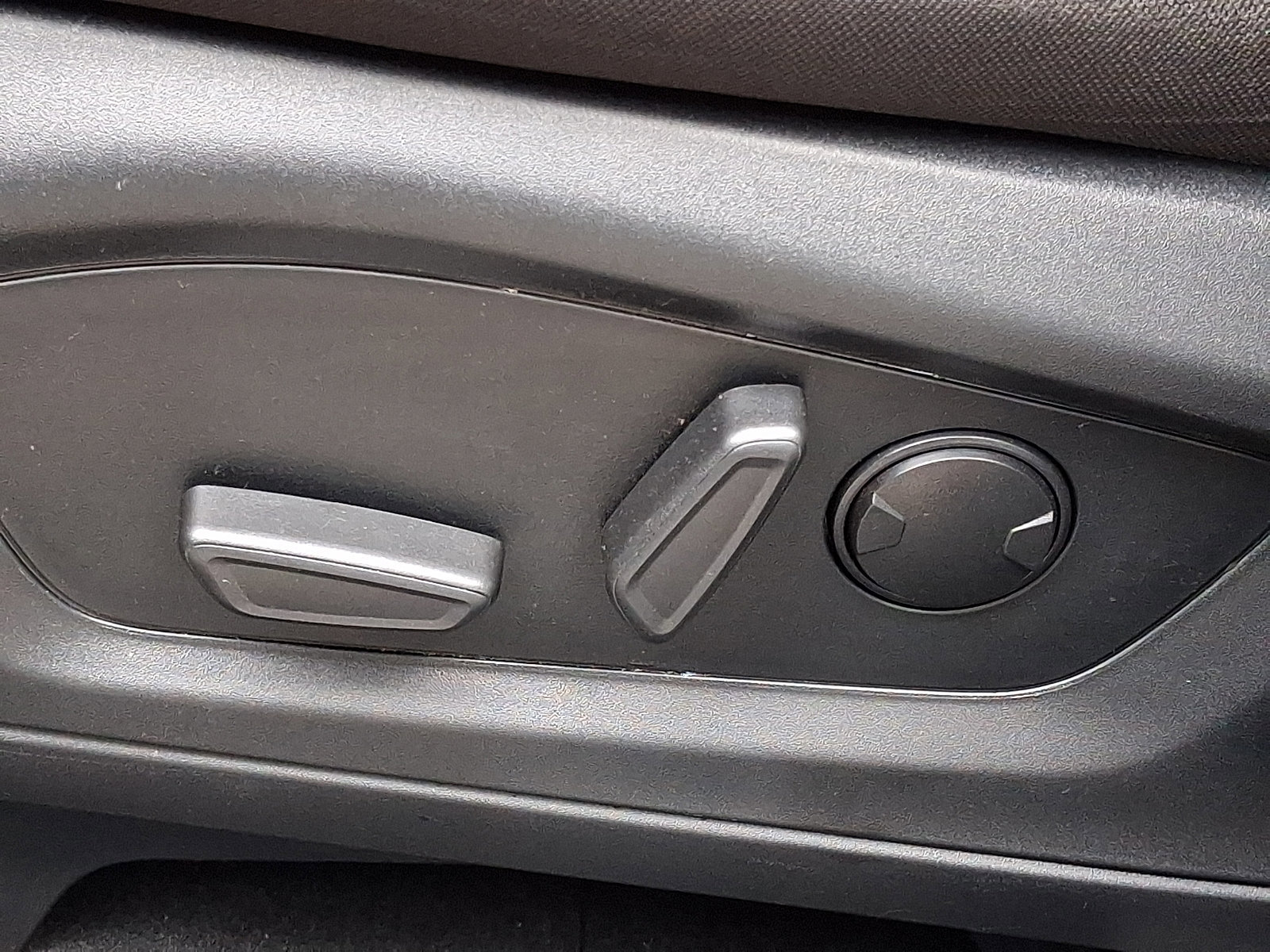 Certified 2023 Ford Explorer XLT image 18