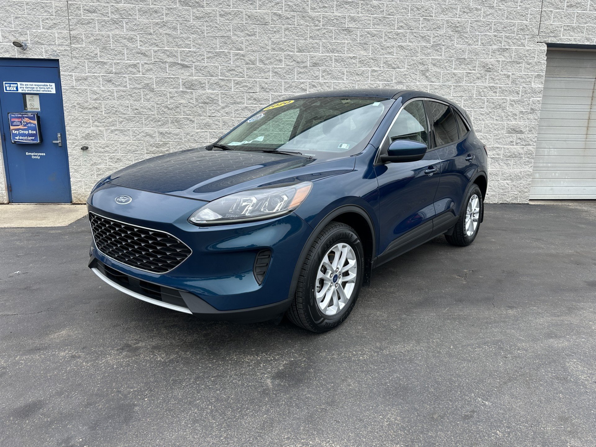 Certified 2020 Ford Escape SE AWD/4WD image 1