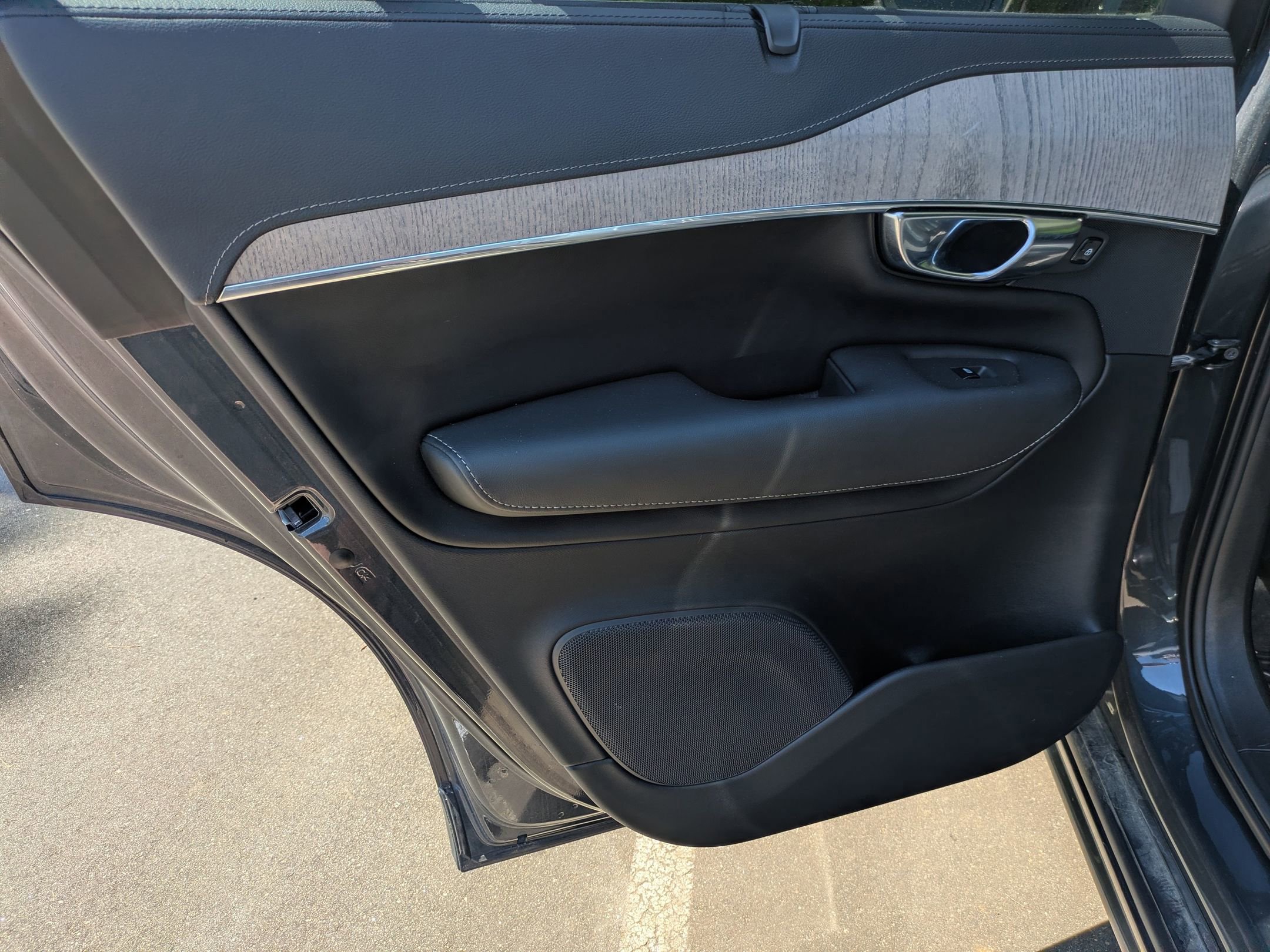 Used 2022 Volvo XC90 T6 Inscription w/ Advanced Package image 26