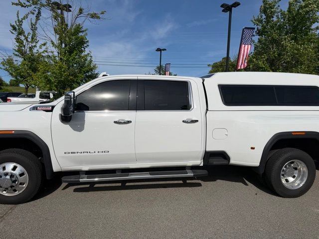 Used 2025 GMC Sierra 3500 Denali w/ Denali Reserve Package AWD/4WD image 2