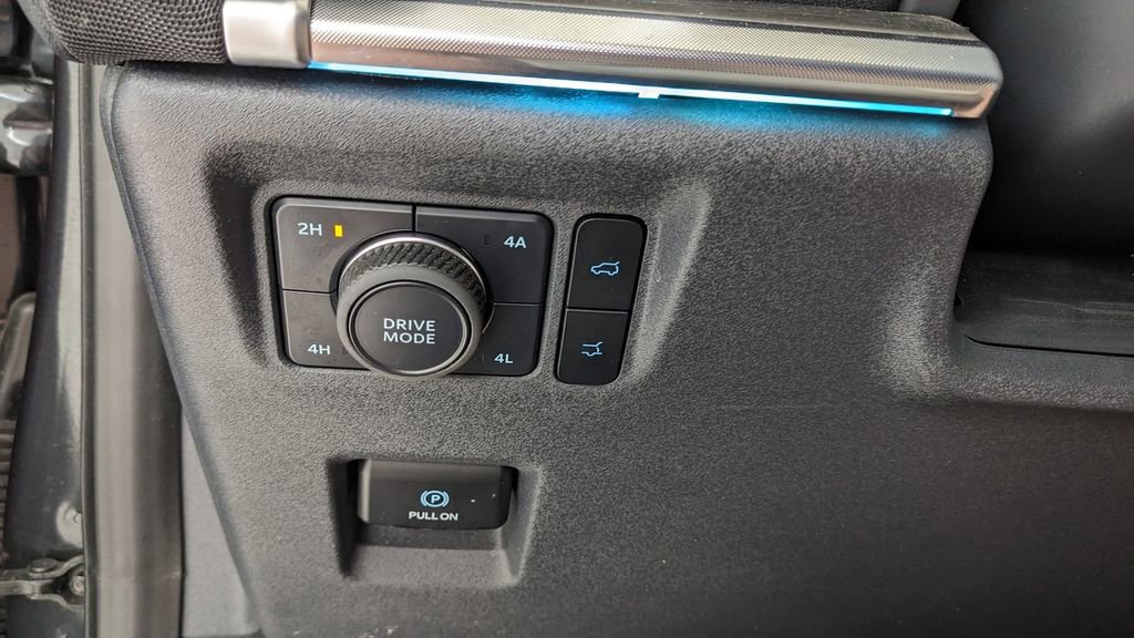 Certified 2025 Ford Expedition Platinum image 24