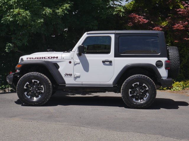 Used 2024 Jeep Wrangler Rubicon w/ Technology Group AWD/4WD image 17