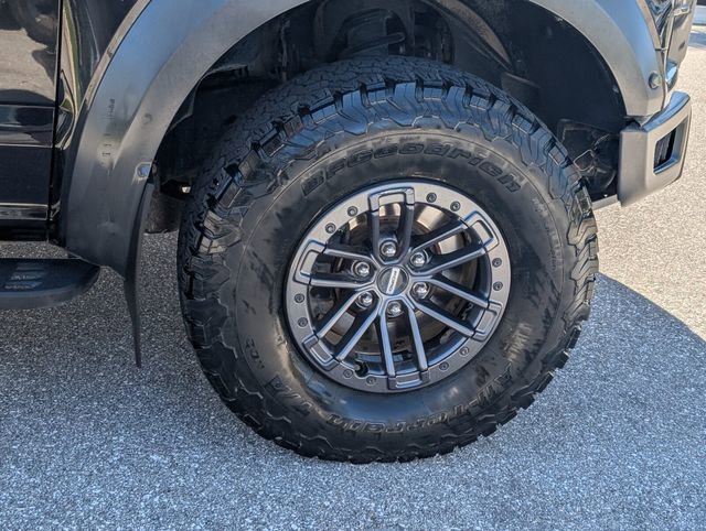 Certified 2019 Ford F150 Raptor w/ Equipment Group 802A Luxury image 9