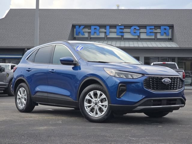 Certified 2023 Ford Escape Active w/ Tech Pack #2 FWD image 2