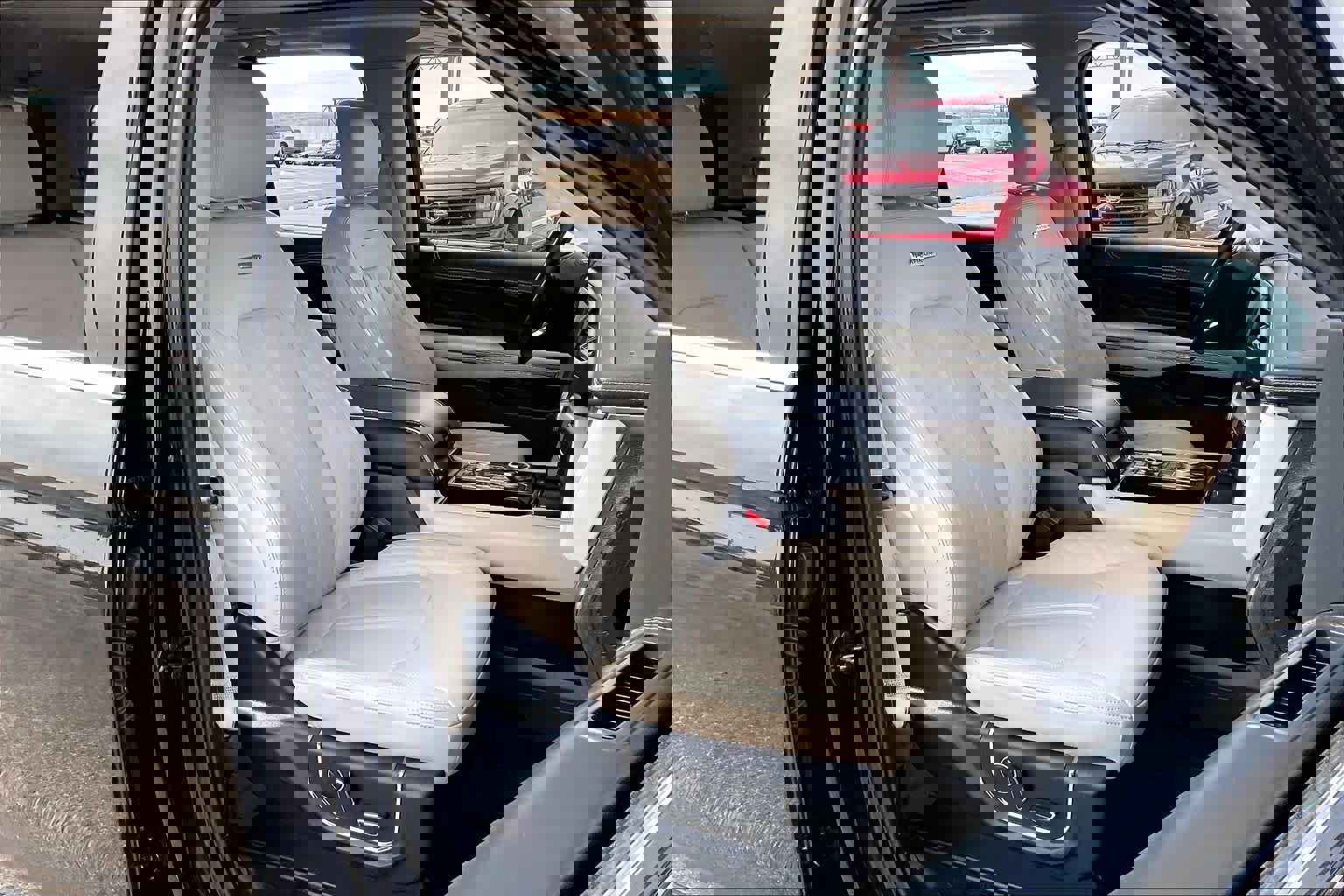 Certified 2023 Ford Expedition Platinum image 9