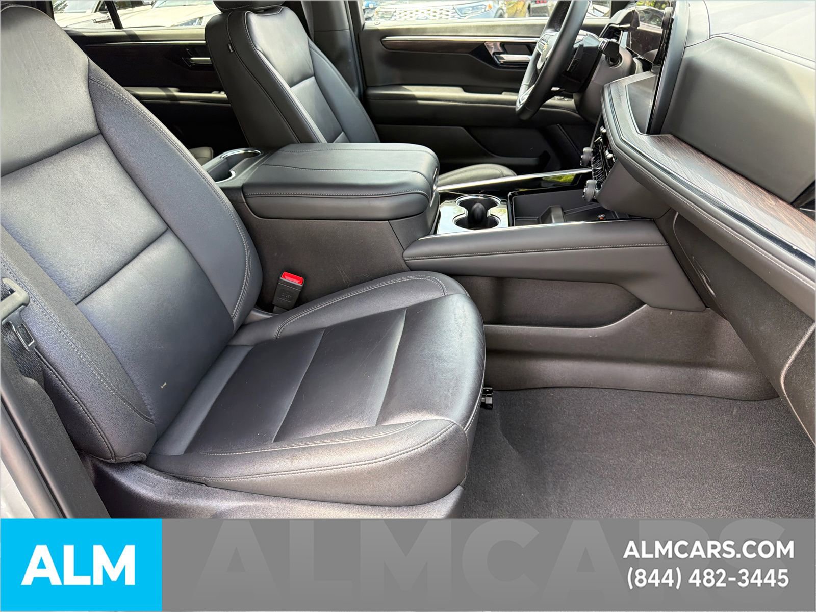 Used 2025 Chevrolet Tahoe LT AWD/4WD image 15