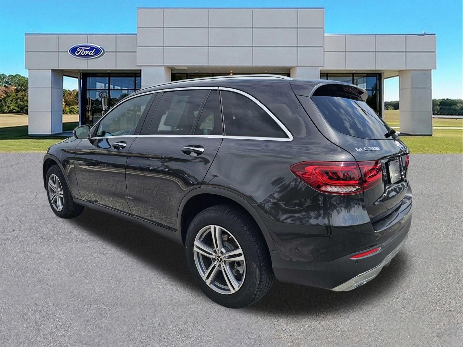 Used 2022 Mercedes-Benz GLC 300 4MATIC w/ Multimedia Package Lite image 6