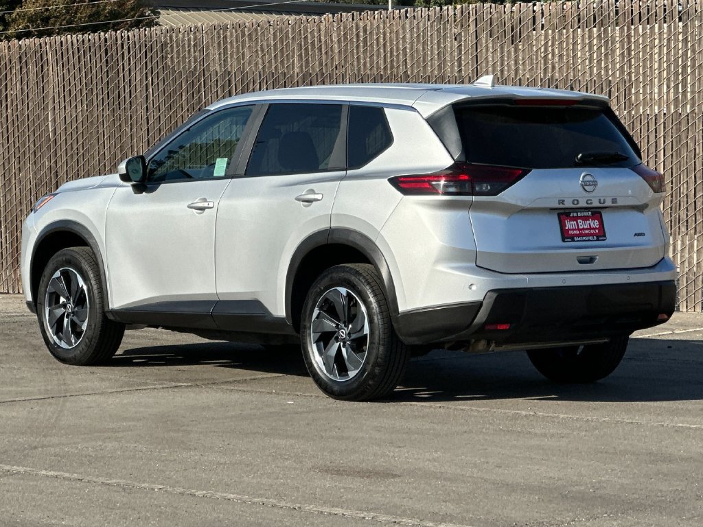 Used 2025 Nissan Rogue SV AWD/4WD image 5