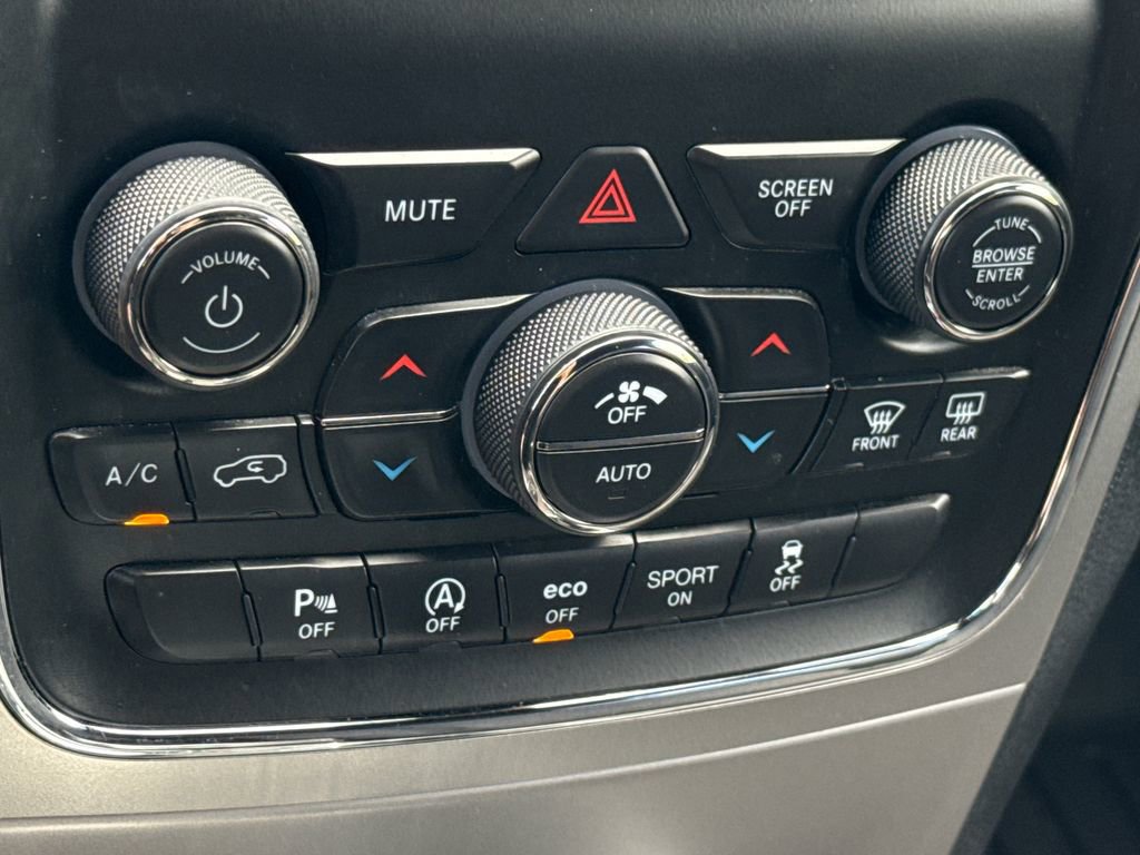 Used 2018 Jeep Grand Cherokee Laredo image 20