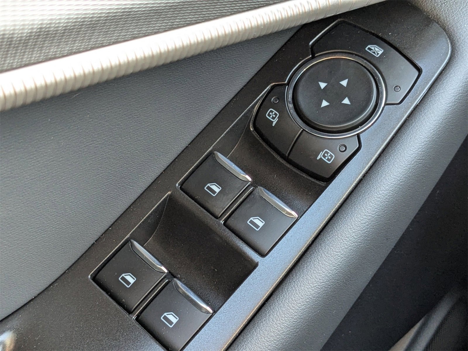 Certified 2025 Ford Explorer Active image 27