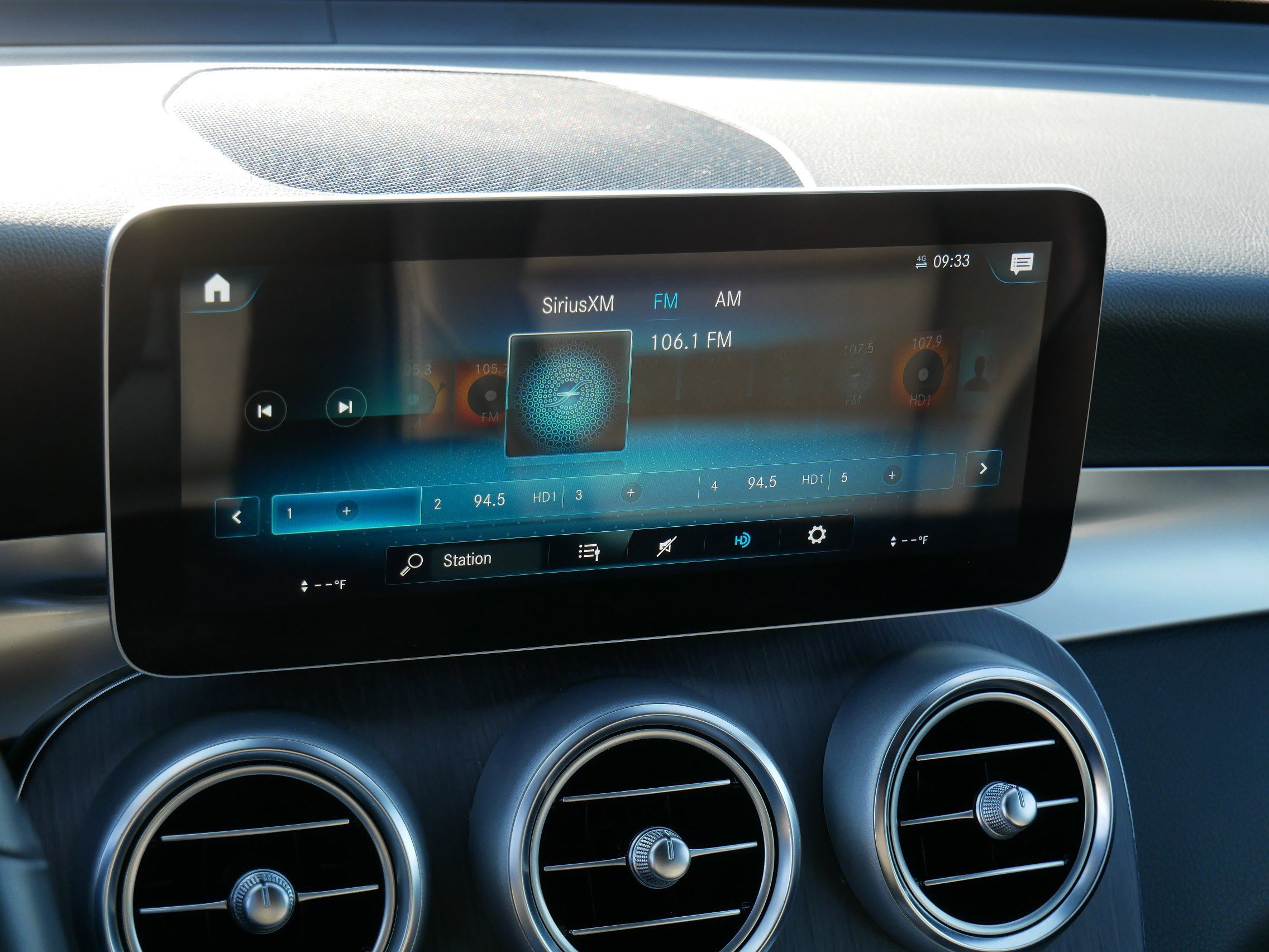 Used 2022 Mercedes-Benz GLC 300 4MATIC image 22