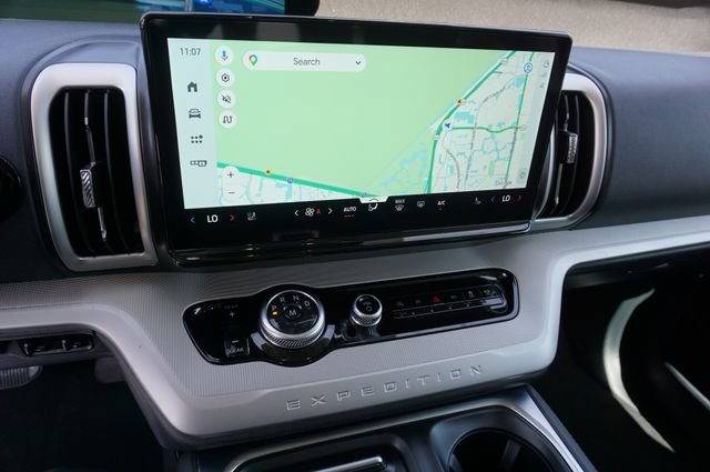 Certified 2025 Ford Expedition Active RWD image 4