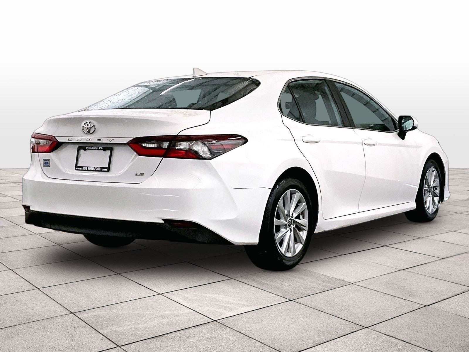 Used 2022 Toyota Camry LE FWD image 11