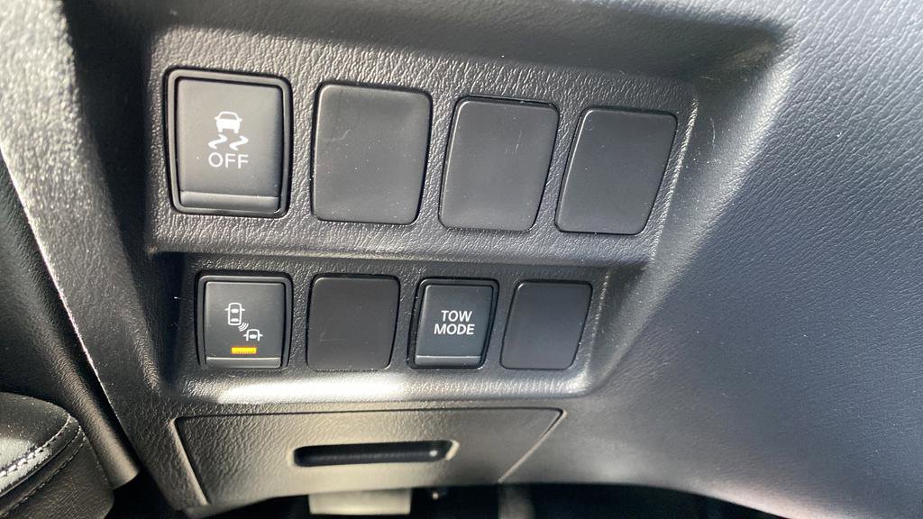 Used 2020 Nissan Pathfinder SV AWD/4WD image 32