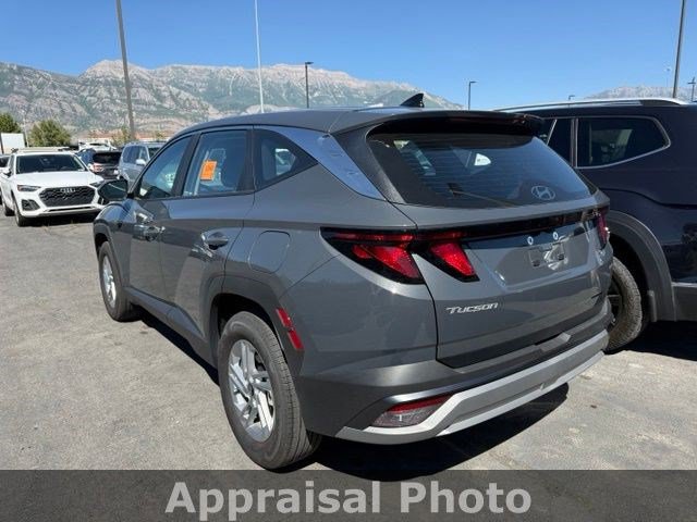 Used 2025 Hyundai Tucson SE AWD/4WD image 3