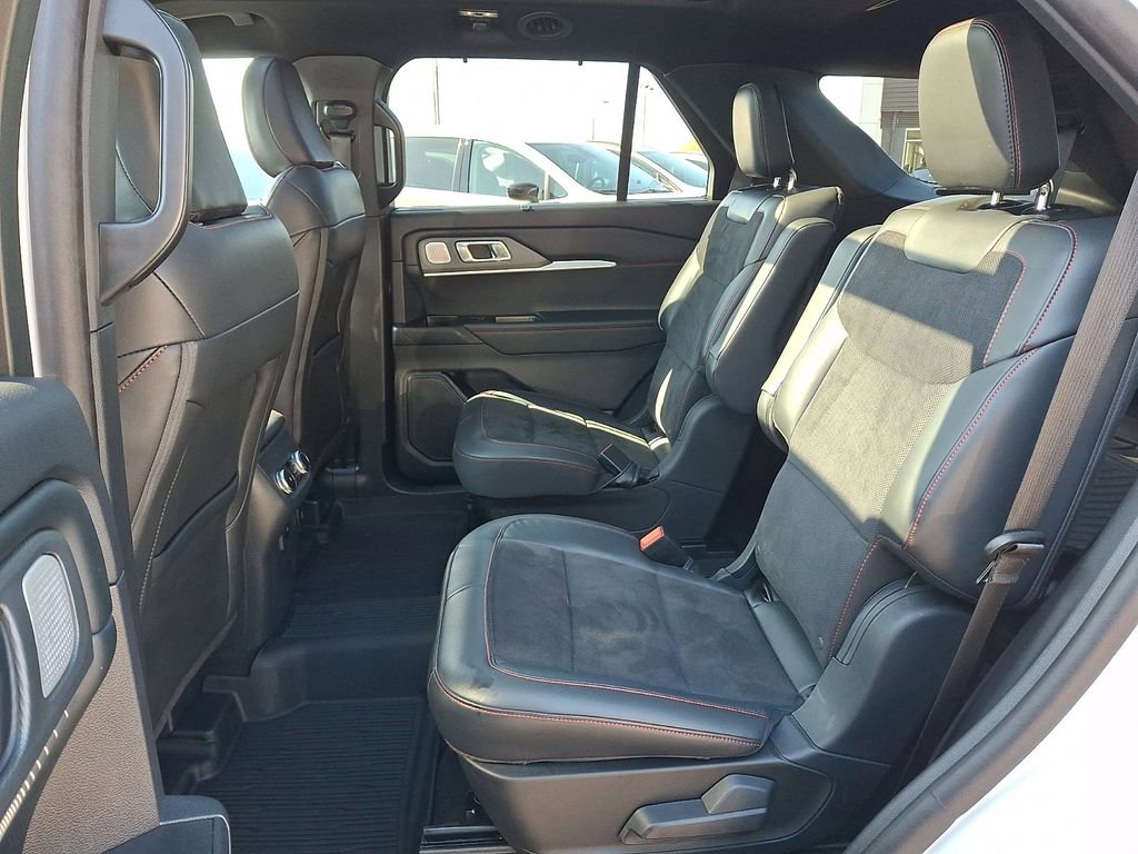 Certified 2025 Ford Explorer ST AWD/4WD image 10