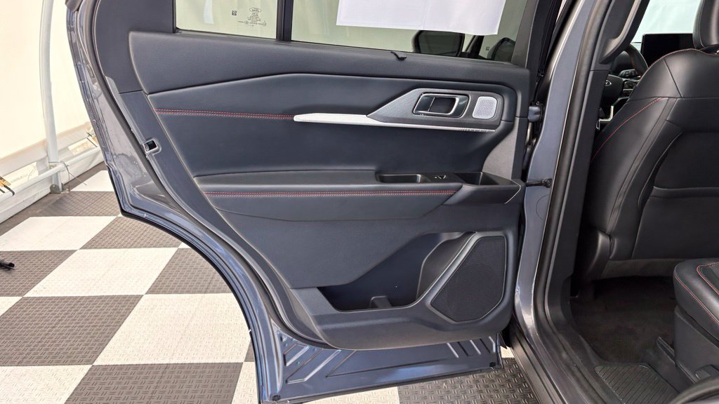 Certified 2025 Ford Explorer ST AWD/4WD image 22