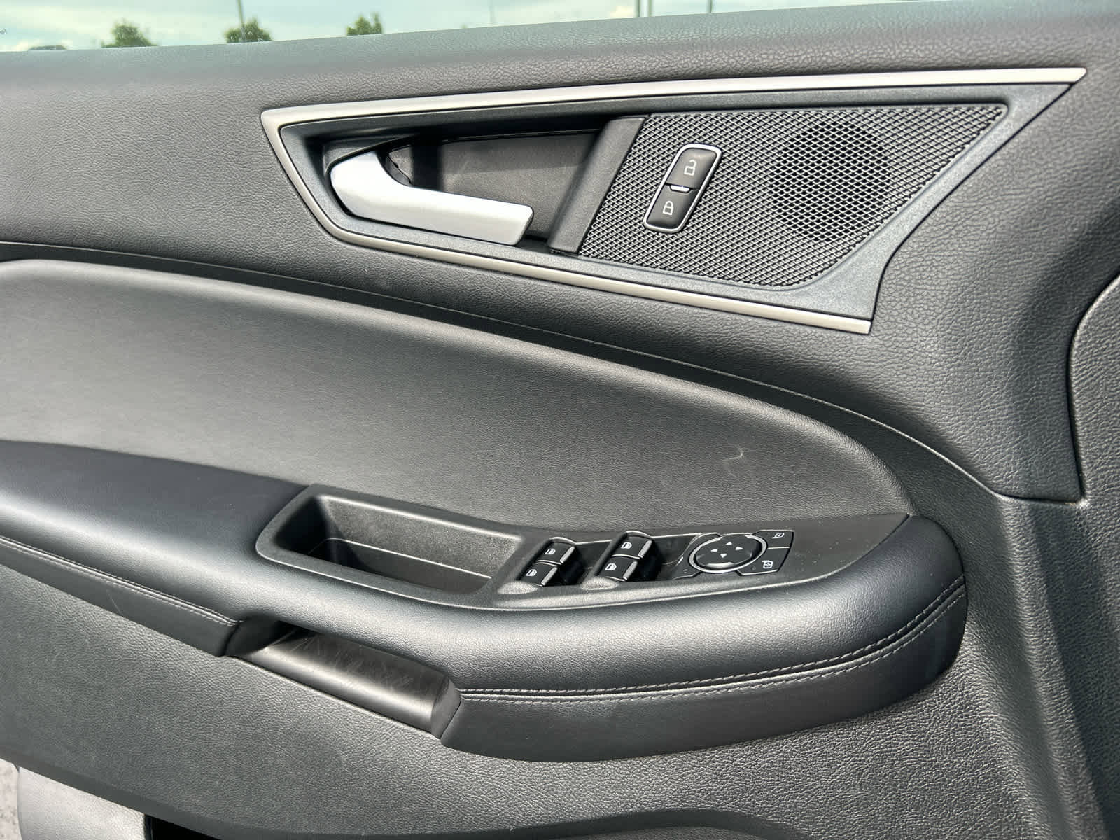 Certified 2024 Ford Edge SEL image 29