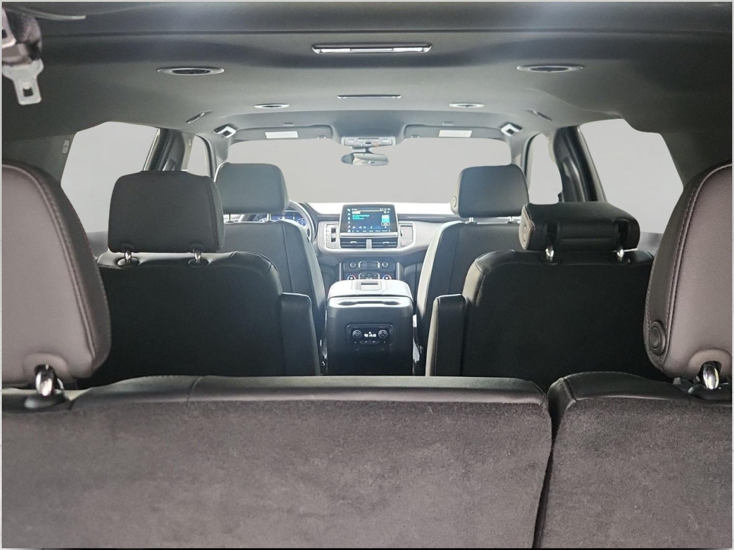 Used 2023 Chevrolet Suburban RST w/ Luxury Package AWD/4WD image 12
