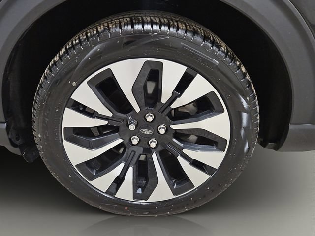 Certified 2026 Ford Explorer Platinum w/ LUX Leather Package AWD/4WD image 25