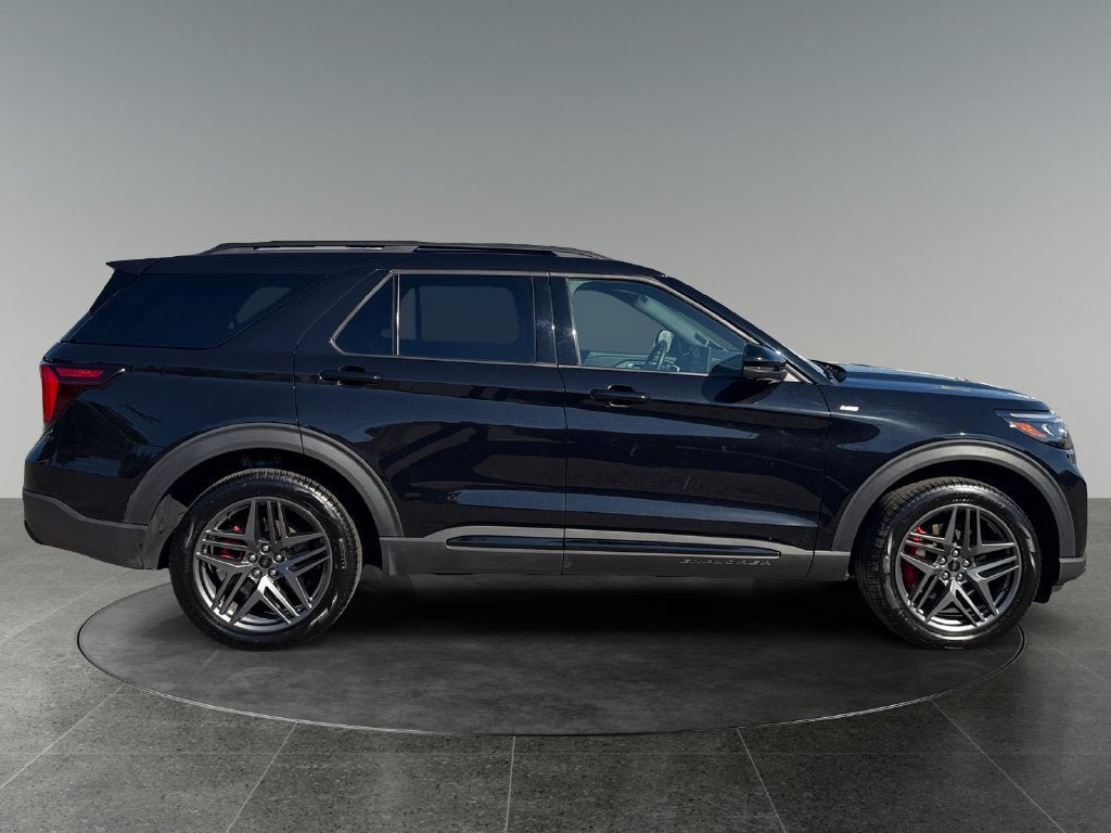 Certified 2025 Ford Explorer ST-Line w/ ST-Line Street Pack AWD/4WD image 11