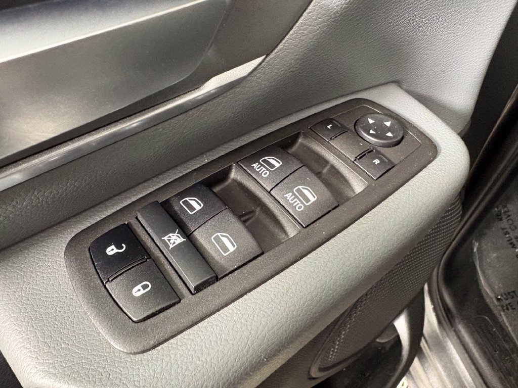 Used 2022 RAM 1500 Big Horn AWD/4WD image 13