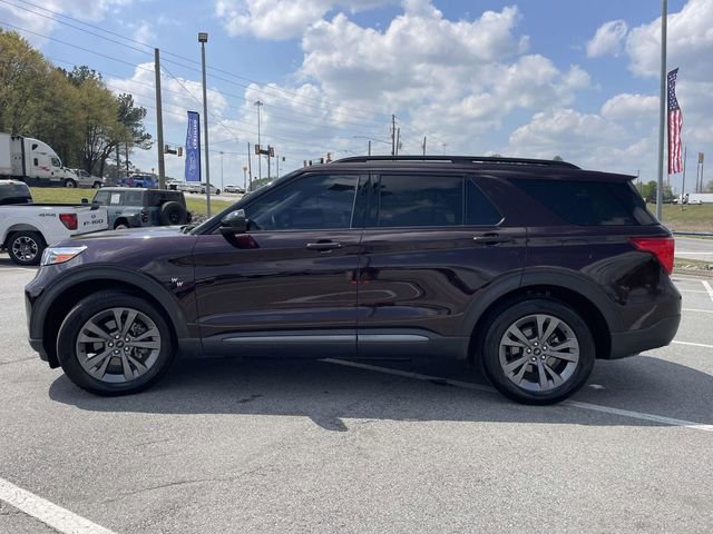 Certified 2022 Ford Explorer XLT w/ Equipment Group 202A image 5