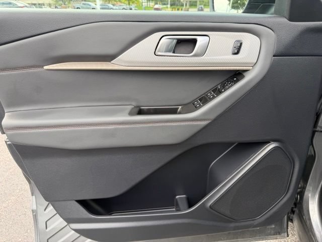 Certified 2025 Ford Explorer Active AWD/4WD image 21