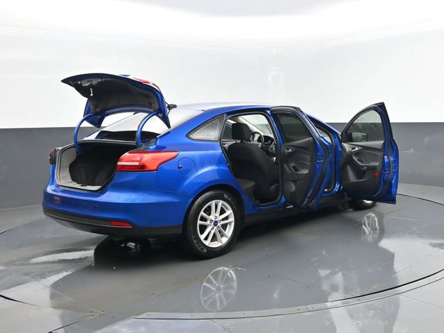 Certified 2018 Ford Focus SE w/ SE Winter Package FWD image 30