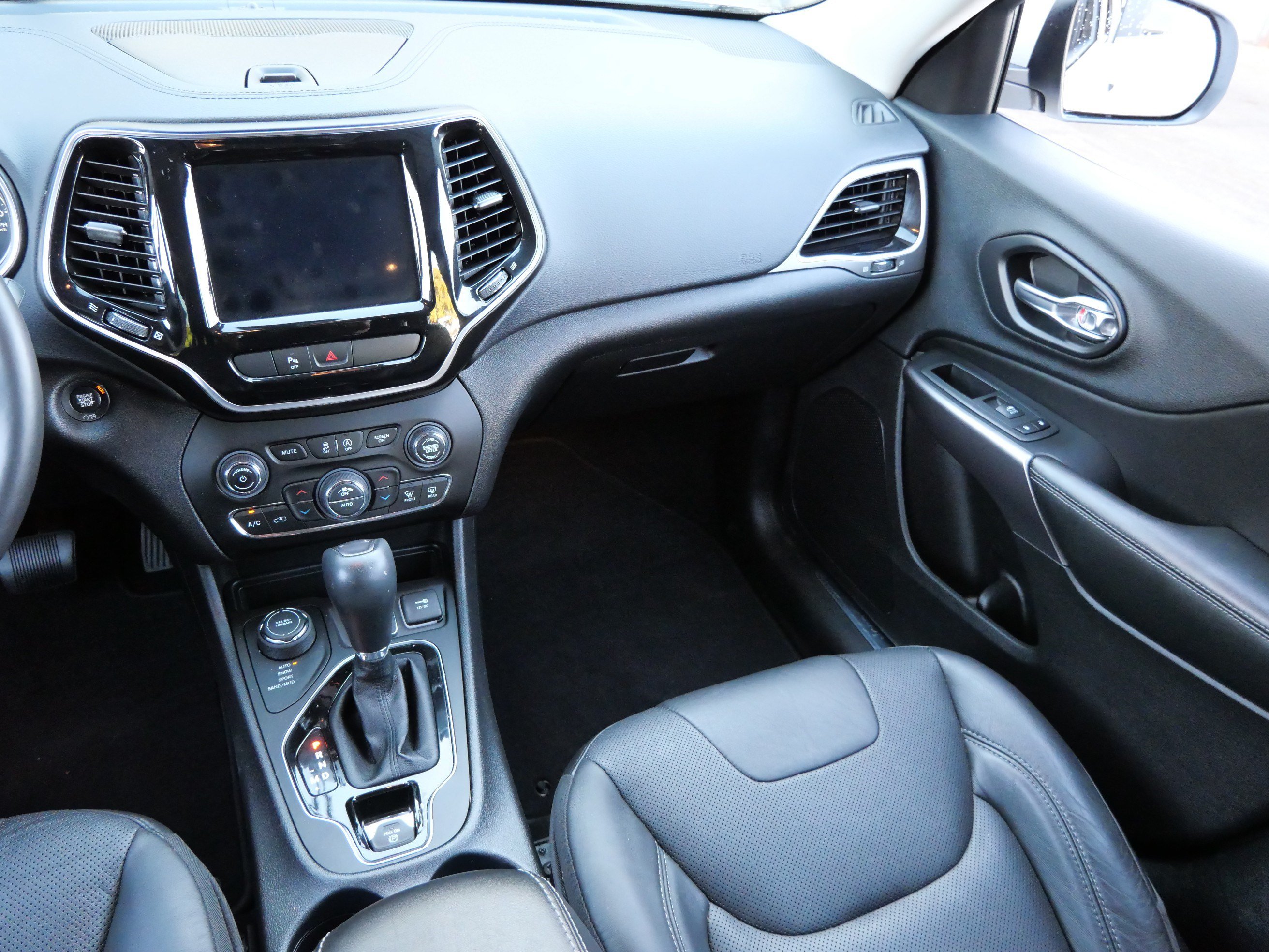Used 2020 Jeep Cherokee Limited AWD/4WD image 11