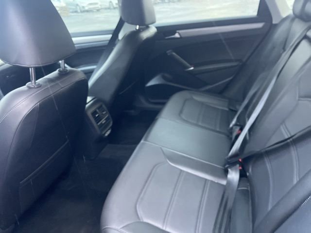 Used 2022 Volkswagen Passat 2.0T SE image 13