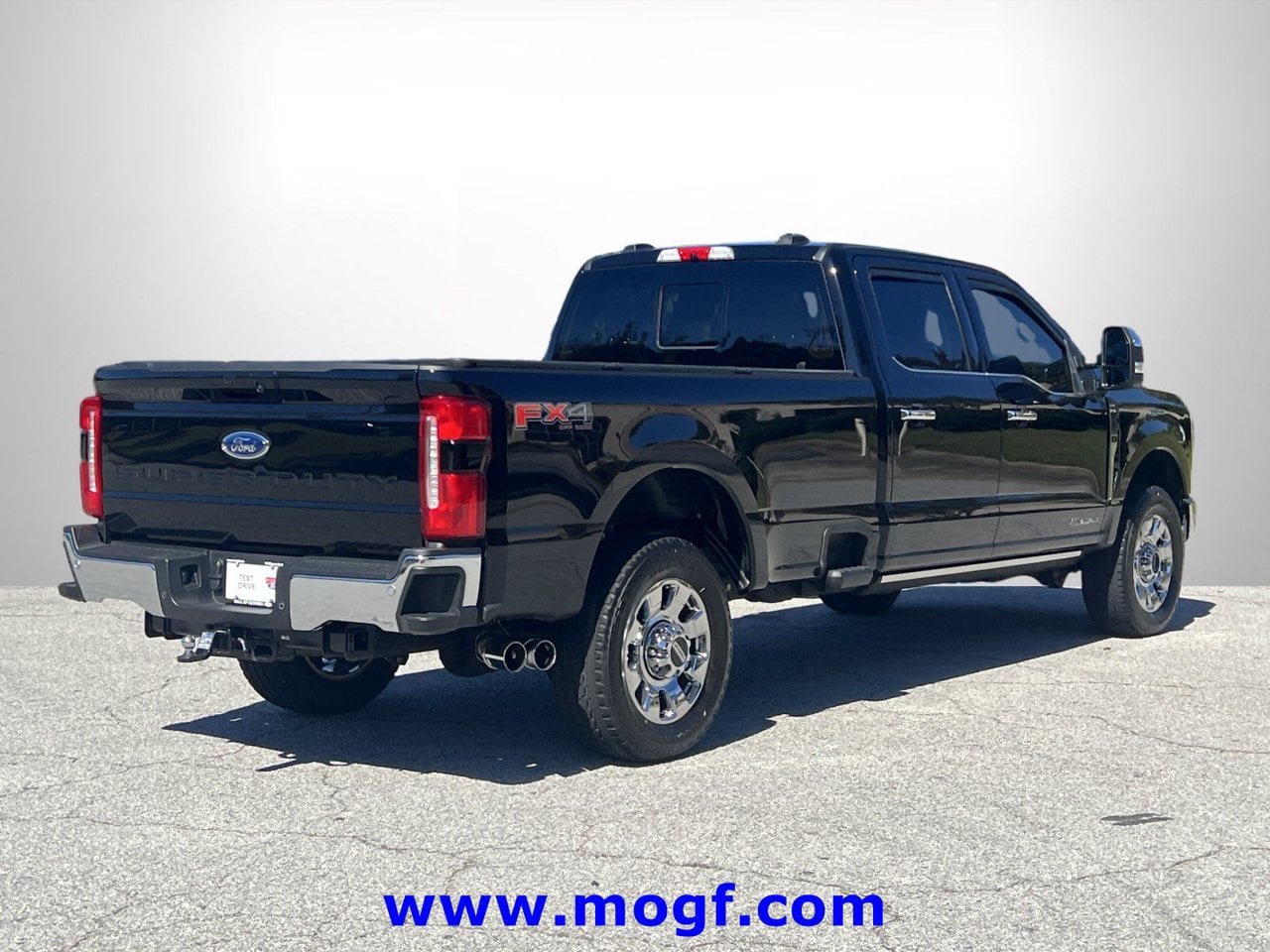 Certified 2025 Ford F350 Lariat w/ Lariat Ultimate Package AWD/4WD image 3